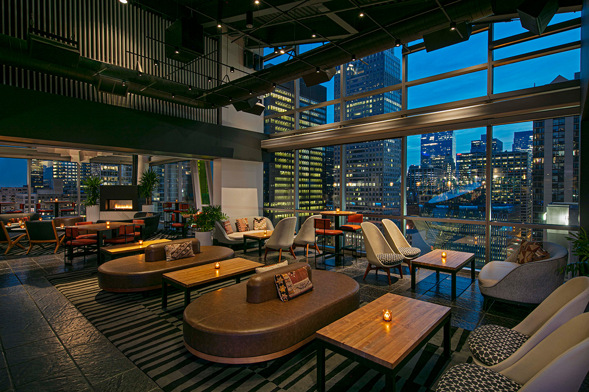 Lounge | theWit Hotel - A Hilton Hotel