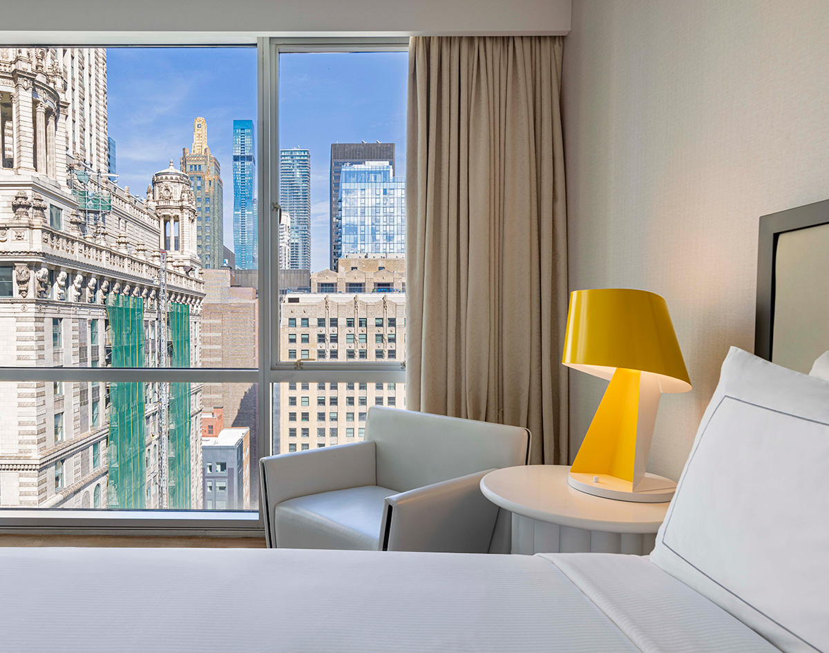 Standard King | theWit Hotel - A Hilton Hotel